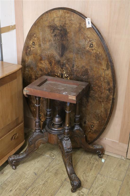 A Victorian inlaid walnut loo table W.87cm